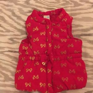 EUC Red puffer vest w/gold bows